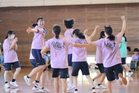 クラスマッチ3年喜ぶ女子